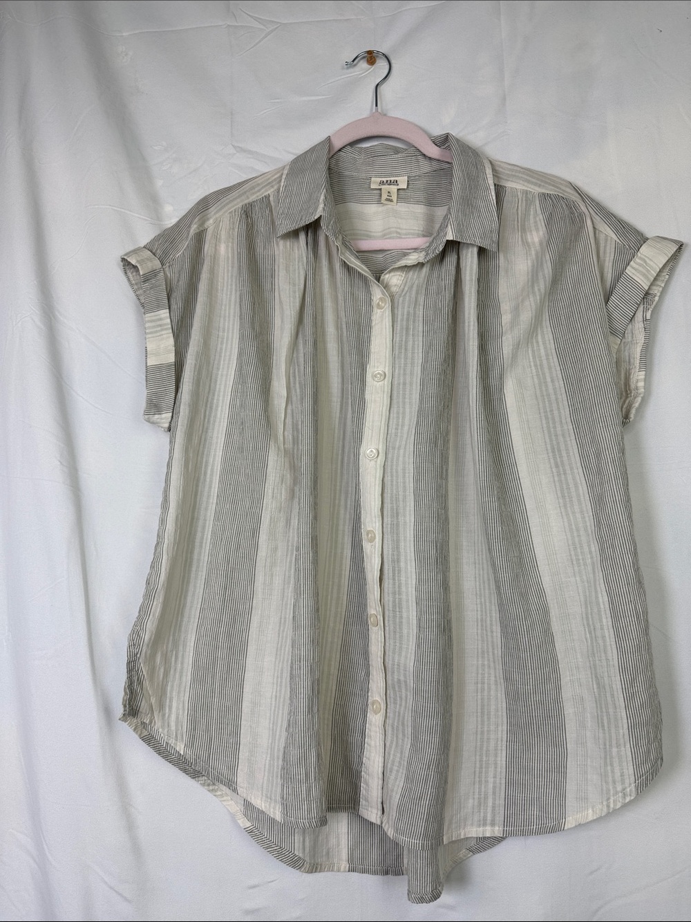 a new day Striped Short-Sleeve Button-Down Shirt in Gray and Cream